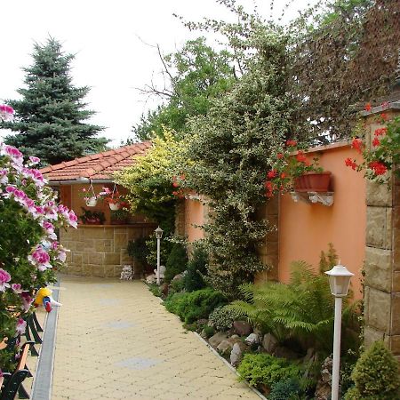 Penzión KORMOŠ Štúrovo Exterior foto