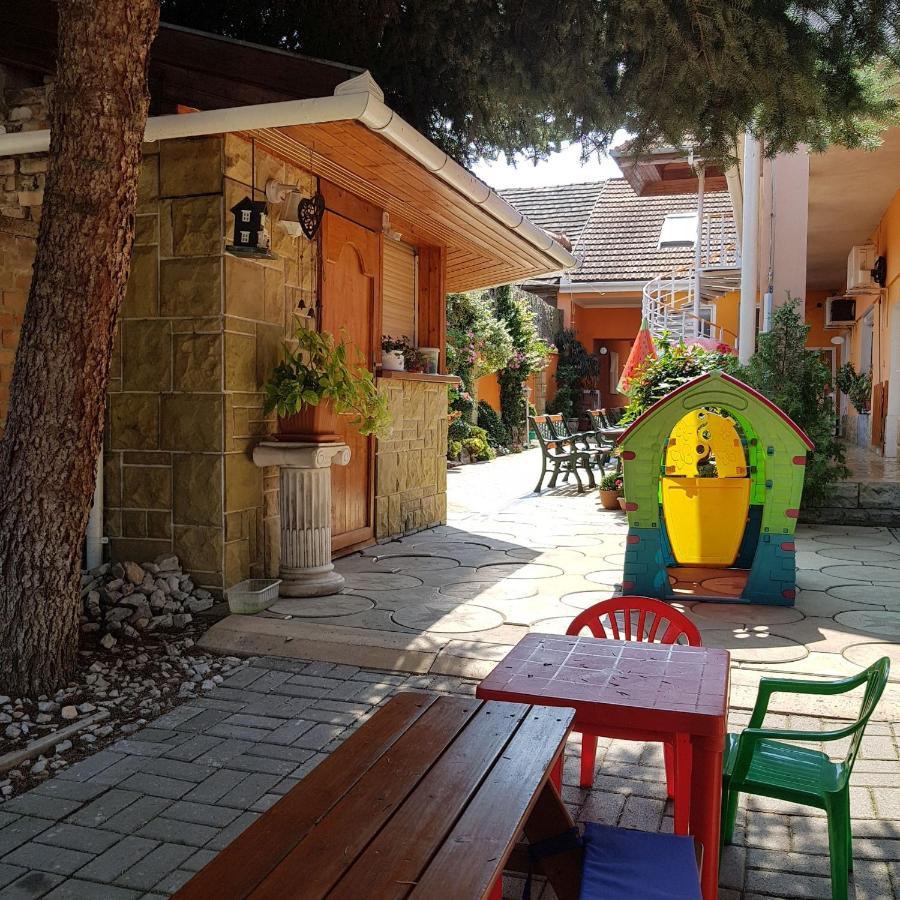 Penzión KORMOŠ Štúrovo Exterior foto